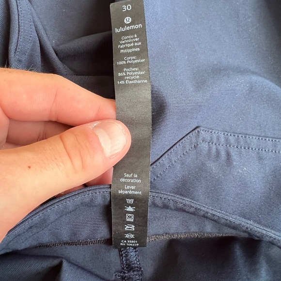 Lululemon navy blue slim fit pants 30/34 - Picture 4 of 4